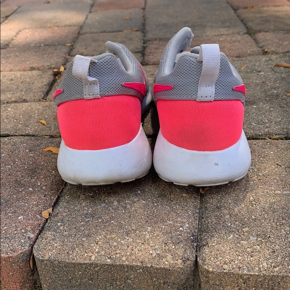 Nike Roche Runs - Picture 3 of 4